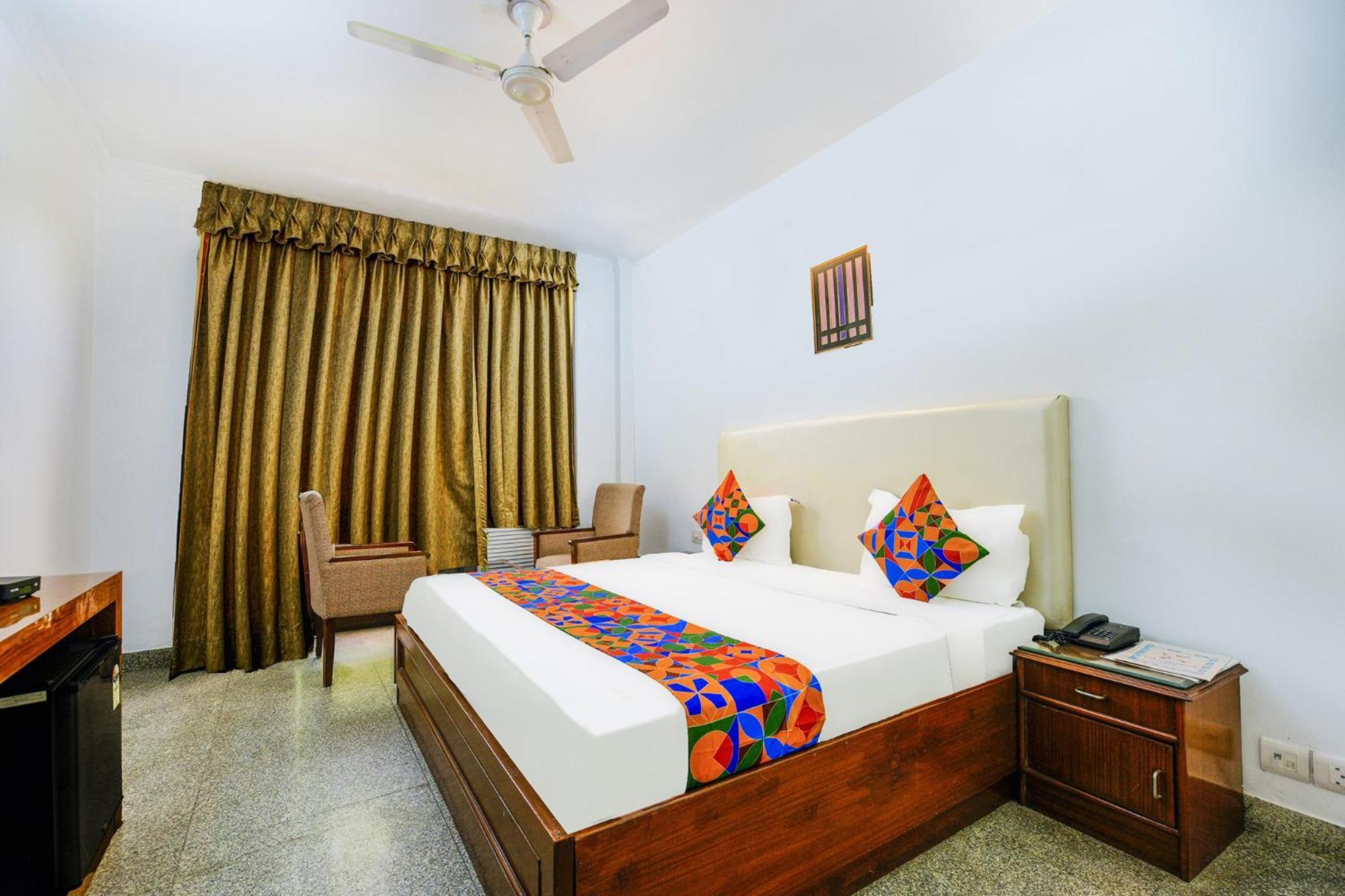 Hotel Exotica Leisure Valley, Gurgaon Eksteriør billede