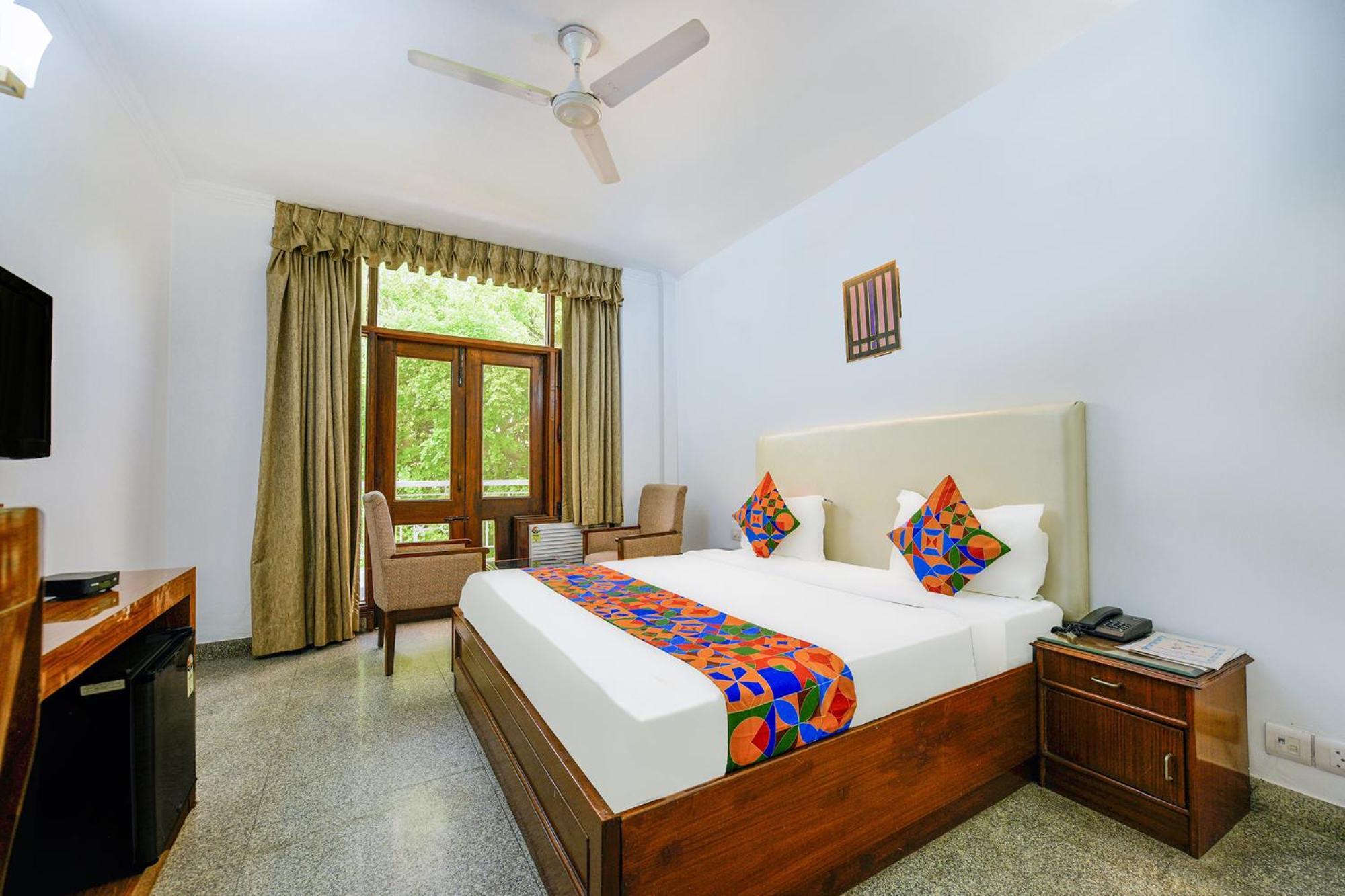 Hotel Exotica Leisure Valley, Gurgaon Eksteriør billede