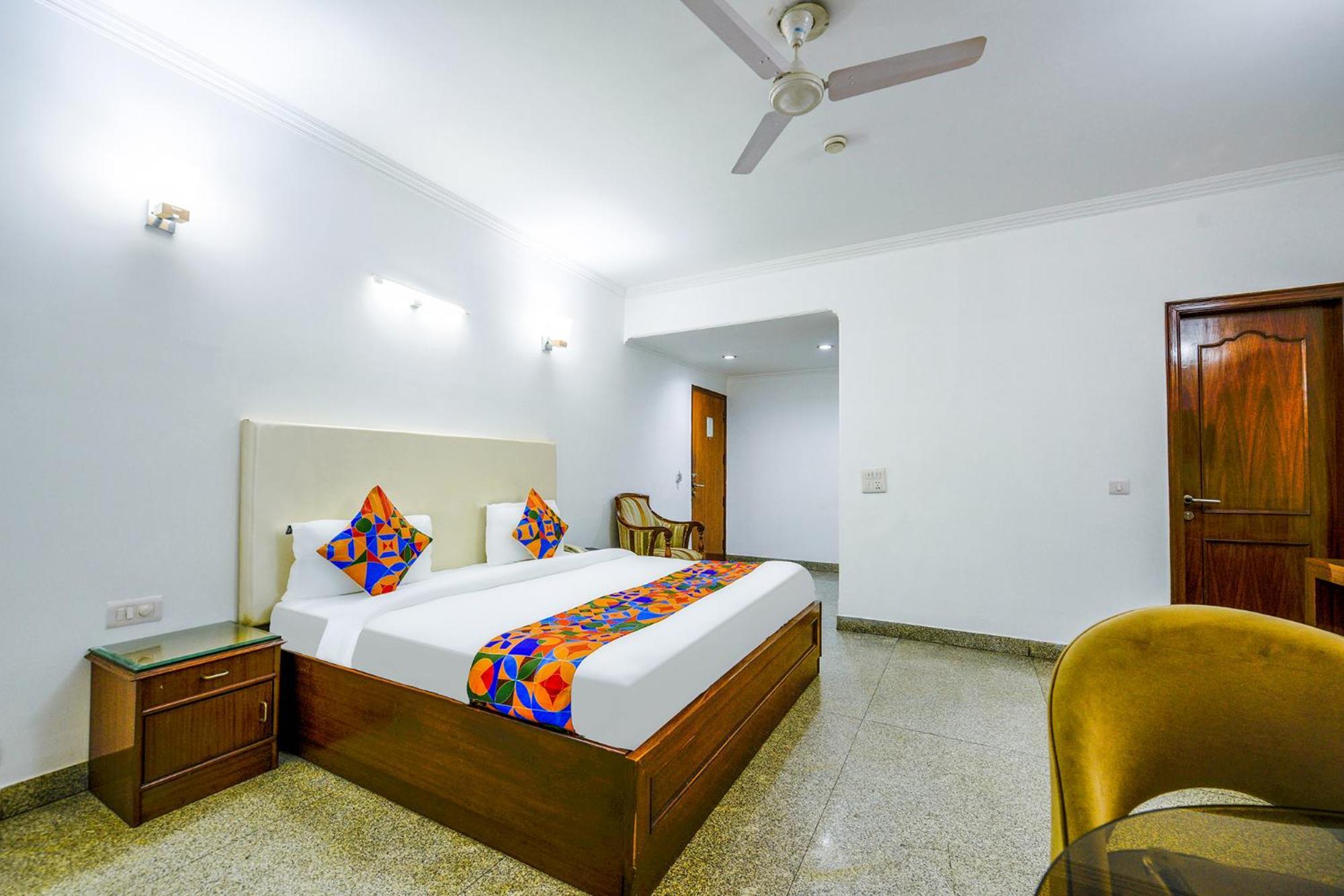 Hotel Exotica Leisure Valley, Gurgaon Eksteriør billede